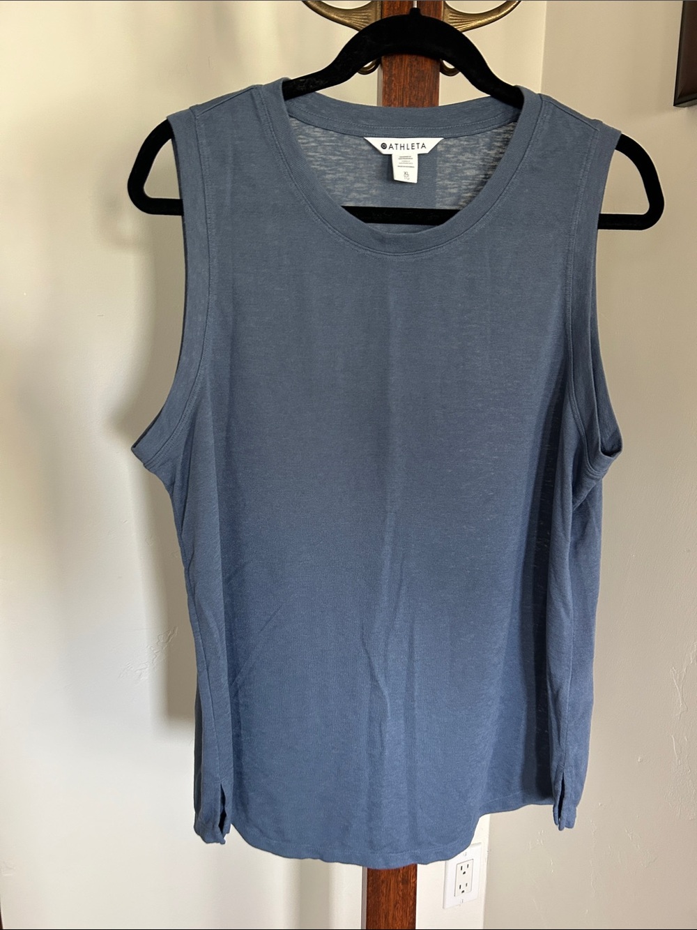 NWOT Athleta Breezy Relaxed Muscle Tank Top Blue Size XL